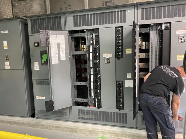 Photo du project: Entrée électrique industrielle 2000A à Granby