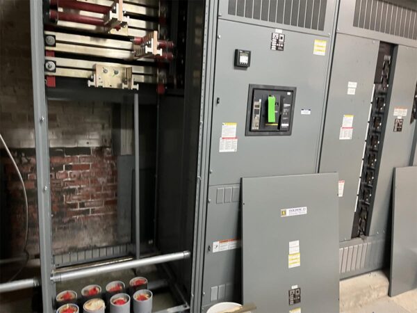 Photo du project: Entrée électrique industrielle 2000A à Granby