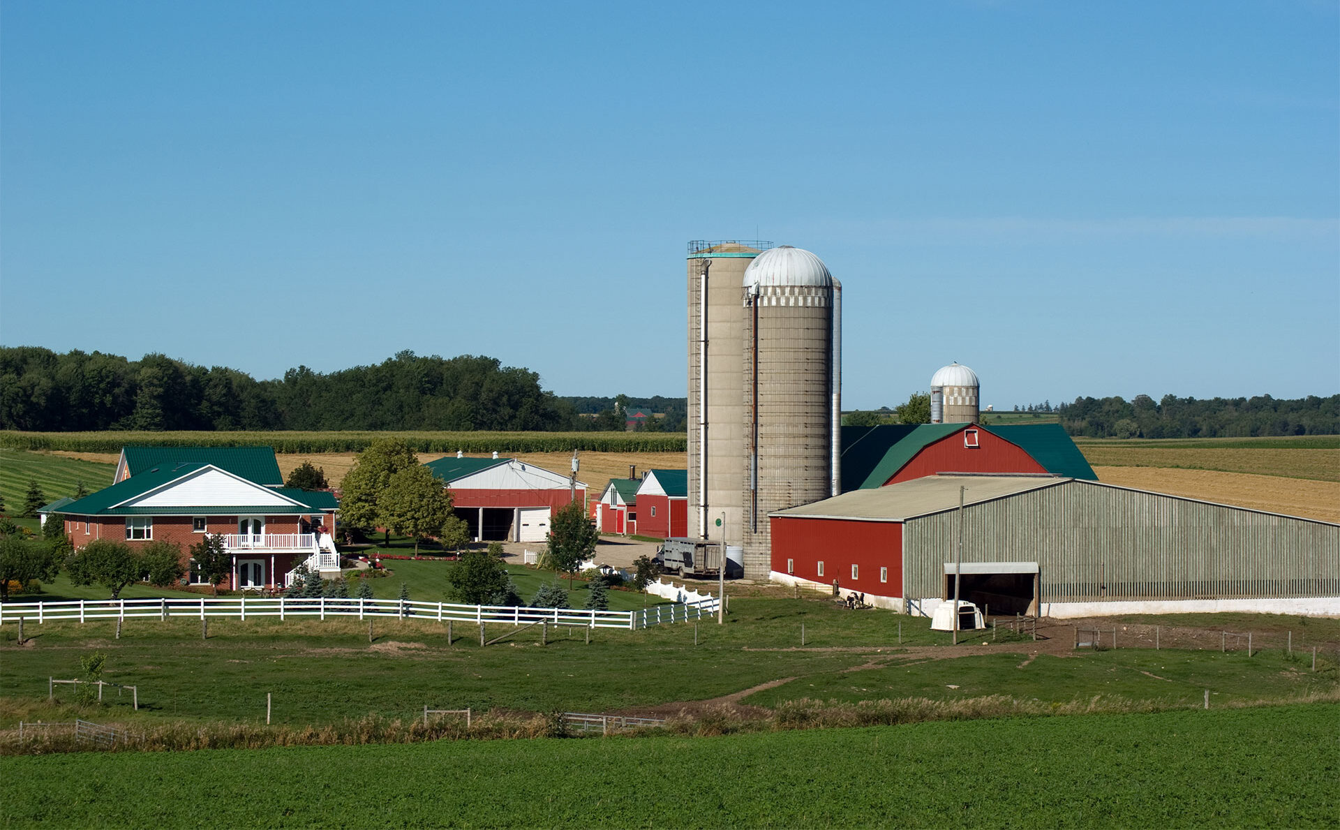 Vue aérienne d'une ferme
